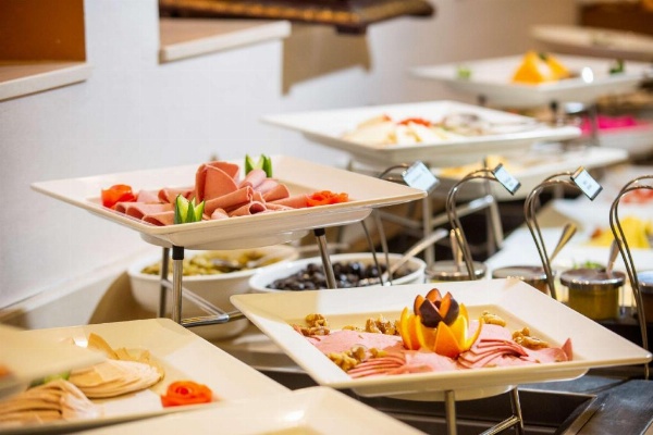 Golden Tulip Doha Hotel image 14
